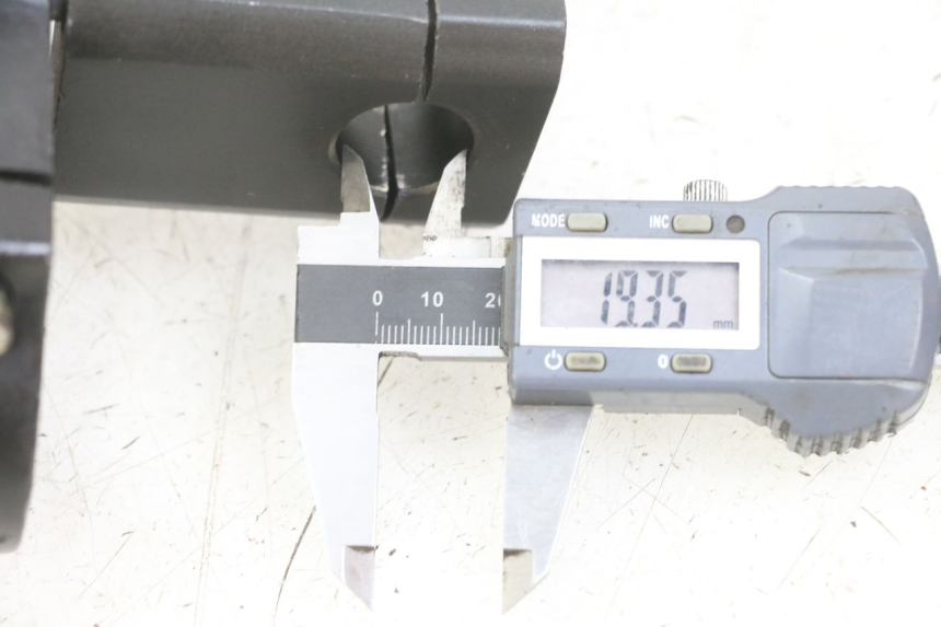photo de UPPER FORK YOKE APOLLO RFZ 125