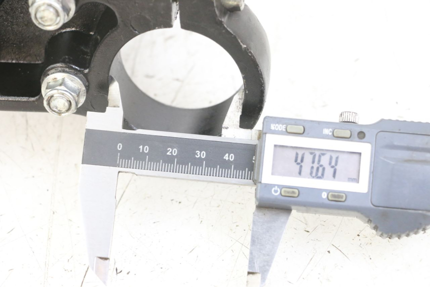 photo de UPPER FORK YOKE APOLLO RFZ 125