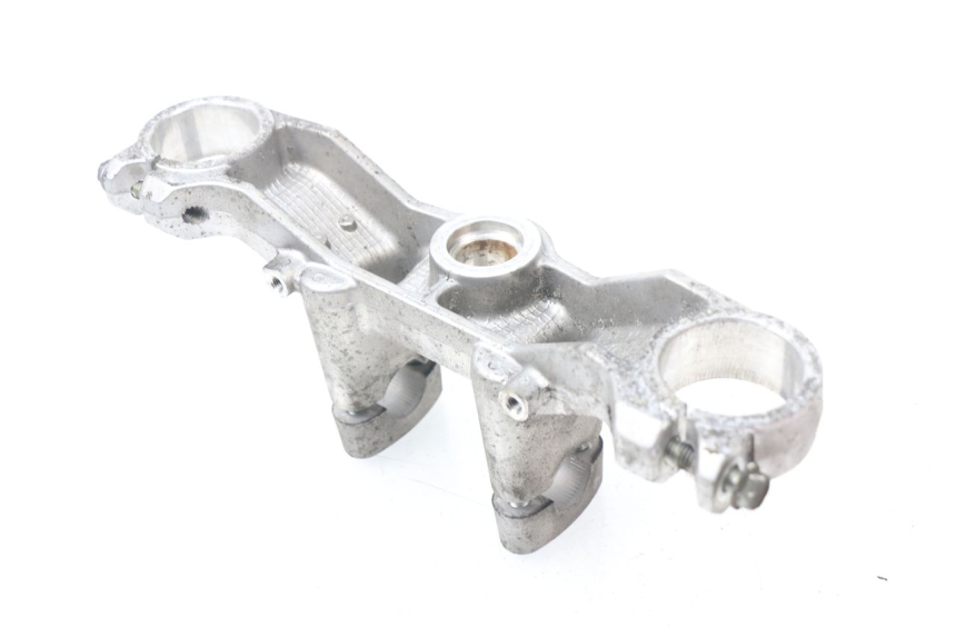 photo de UPPER TRIPLE CLAMP SUZUKI BURGMAN 650 (2002 - 2004)