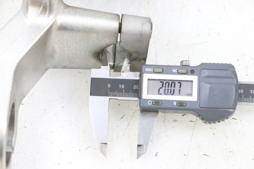 photo de UPPER FORK YOKE SUZUKI BURGMAN 650 (2013 - 2020)