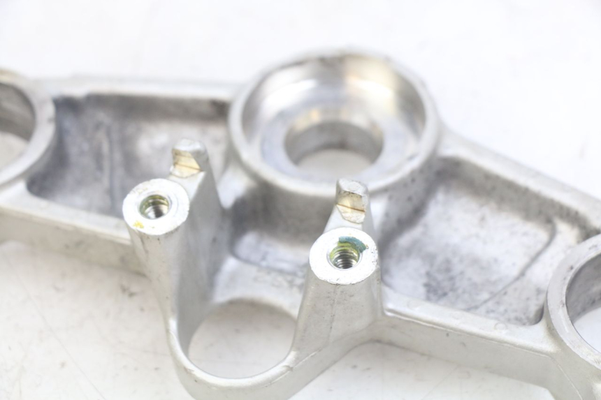 photo de UPPER TRIPLE CLAMP HONDA CBR F SC25 1000 (1989 - 1992)