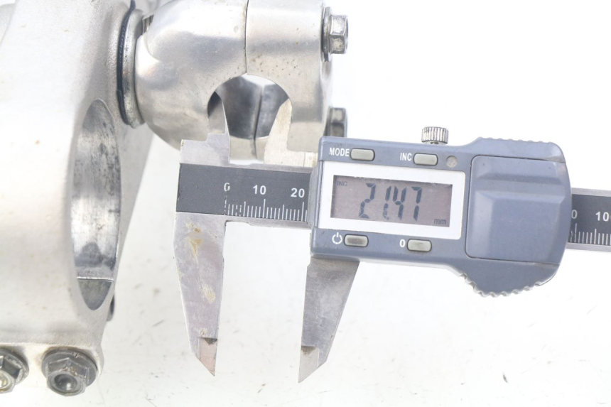 photo de UPPER TRIPLE CLAMP HONDA CRF 250 (2016 - 2017)