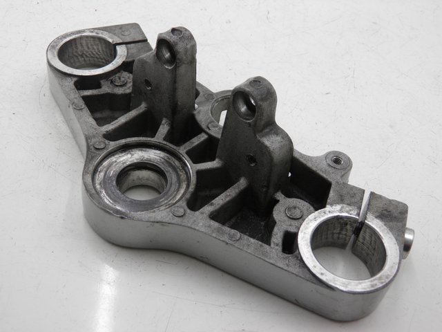 photo de UPPER FORK YOKE DAELIM VJ ROADWIN 125 (2008 - 2010) - Alternative perspective