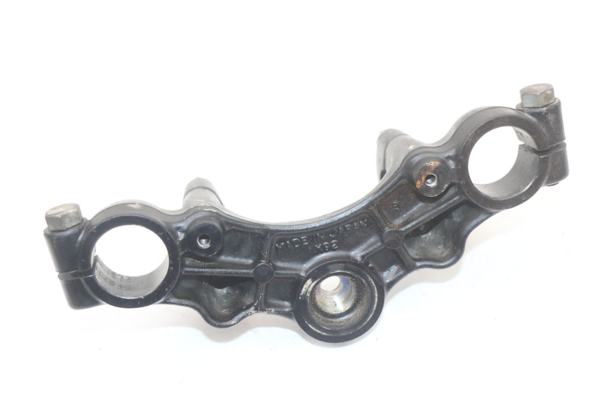 photo de UPPER FORK YOKE SUZUKI GN 125 (1997 - 2000)