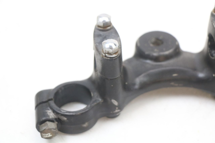 photo de UPPER FORK YOKE SUZUKI GN 125 (1997 - 2000)