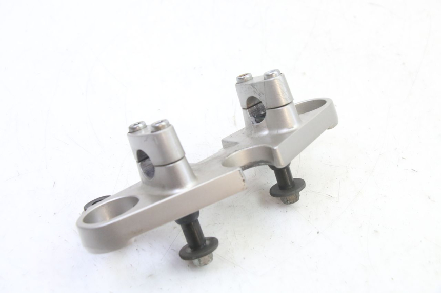 photo de UPPER FORK CLAMP SUZUKI GS GSE 500 (2001 - 2003)