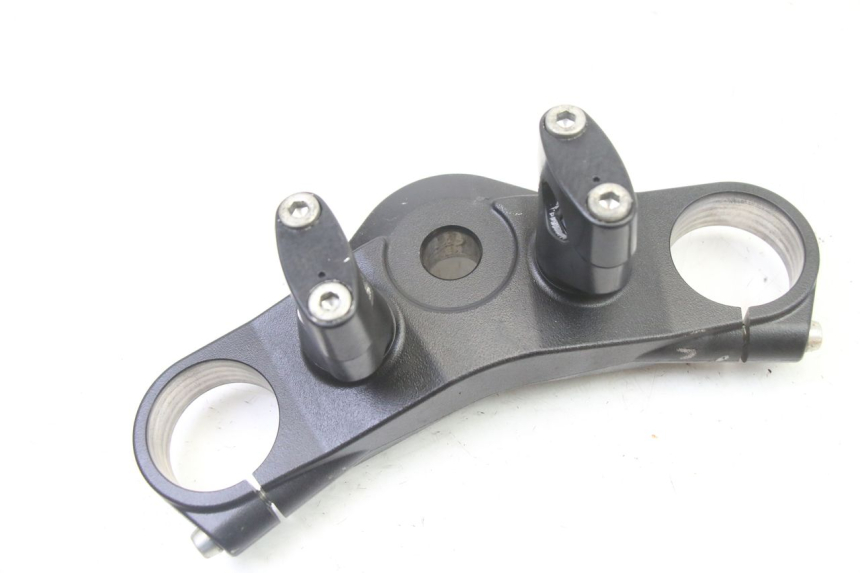 photo de UPPER FORK YOKE SUZUKI GSR 750 (2011 - 2017)