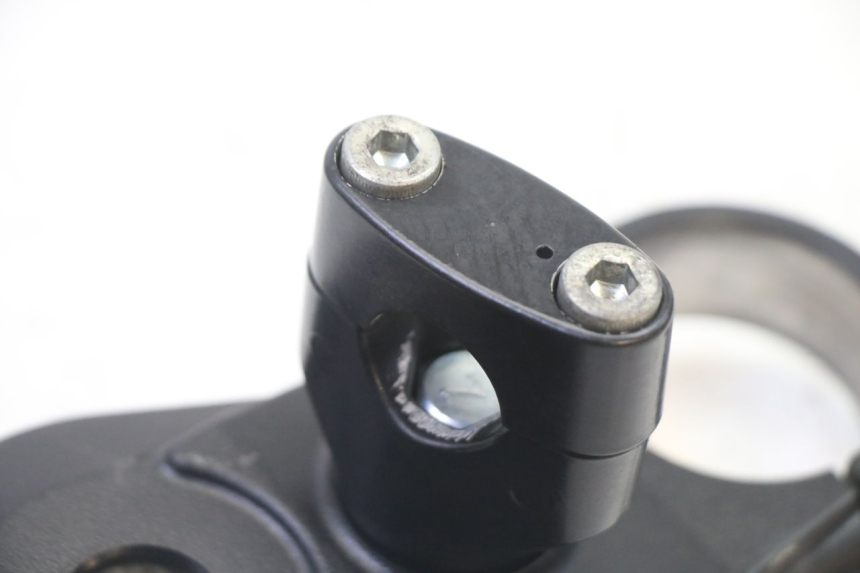 photo de UPPER FORK YOKE SUZUKI GSR 750 (2011 - 2017)