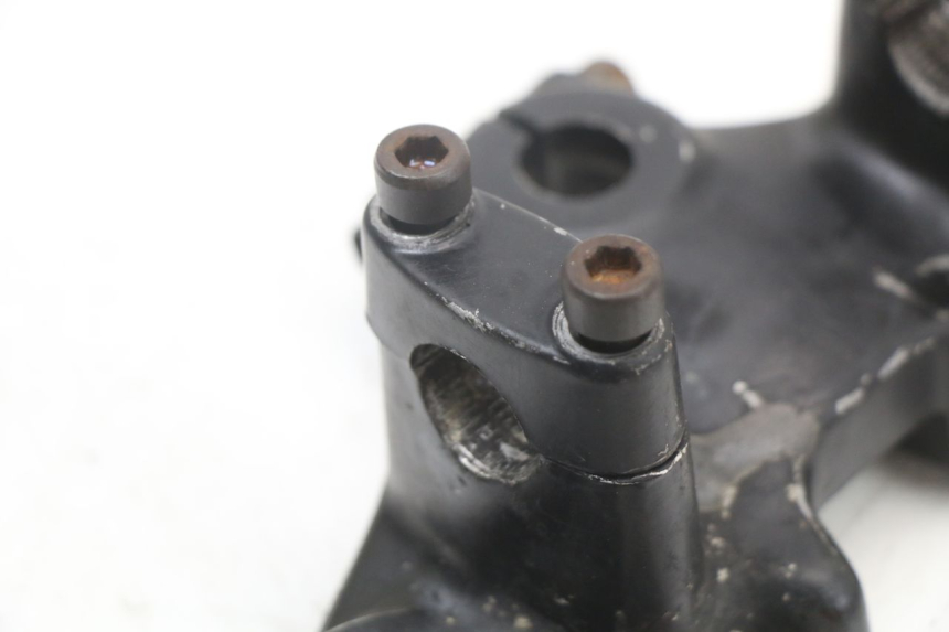 photo de UPPER FORK YOKE SUZUKI GSX E 250 (1982 - 1983)