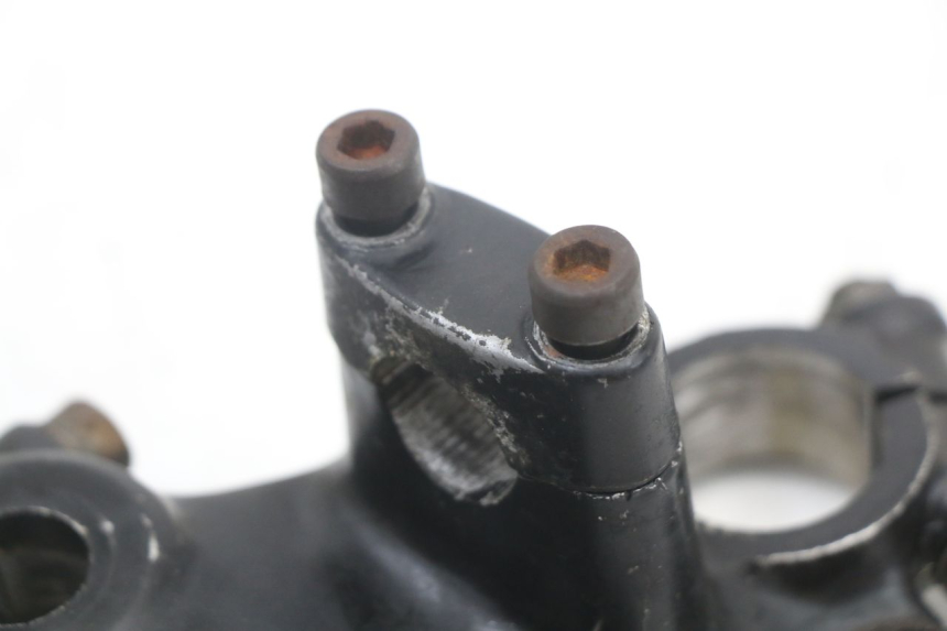 photo de UPPER FORK YOKE SUZUKI GSX E 250 (1982 - 1983)