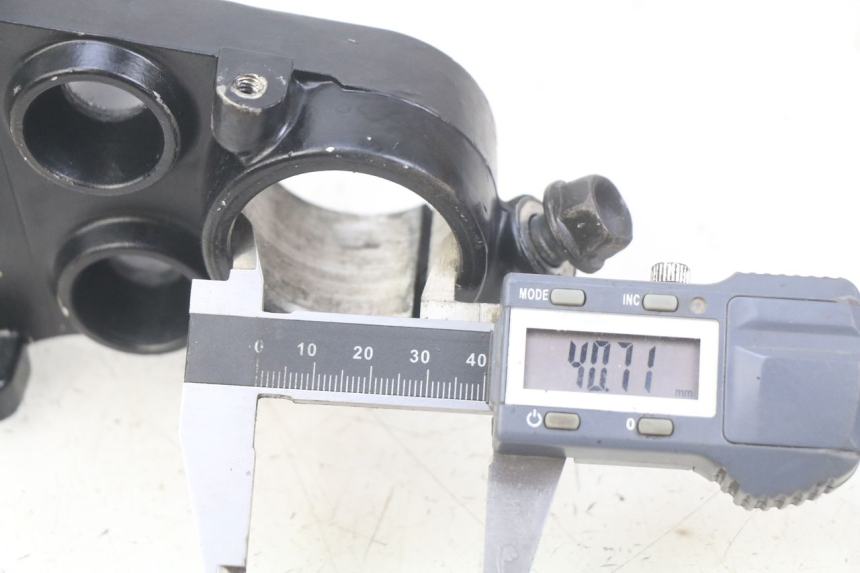 photo de UPPER TRIPLE CLAMP SUZUKI GSX-F GSX  F 1100 (1988 - 1994)