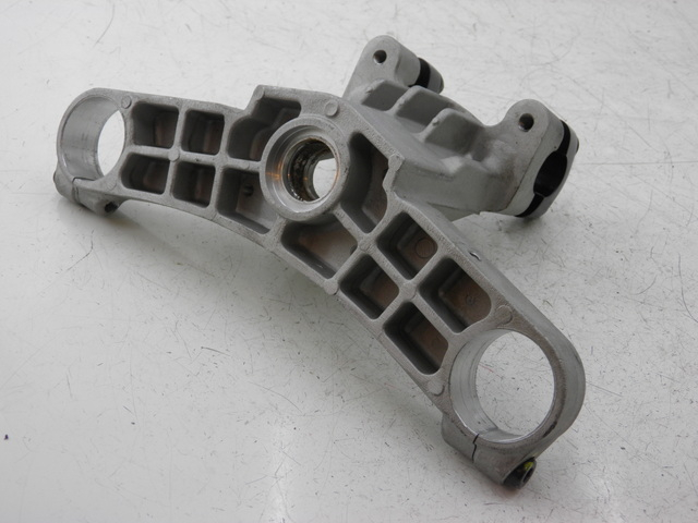 photo de UPPER FORK YOKE KYMCO XCITING RI ABS 500 (2010) - Zoom on usage condition