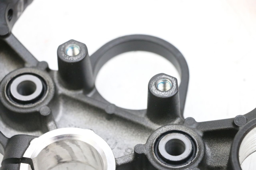 photo de UPPER FORK YOKE YAMAHA MT-07 MT07 ABS 700 (2018 - 2020) - Alternative perspective