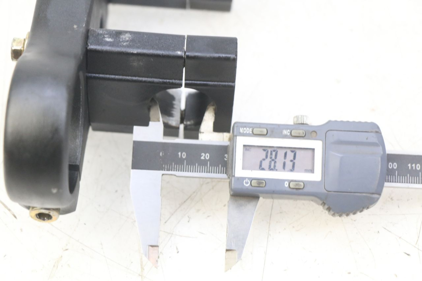 photo de UPPER FORK YOKE APOLLO RFZ 150