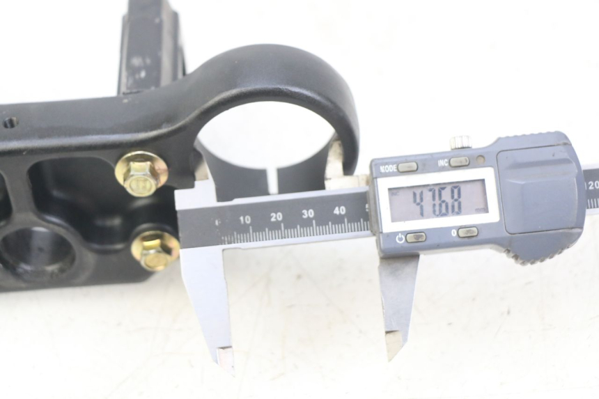 photo de UPPER FORK YOKE APOLLO RFZ 150