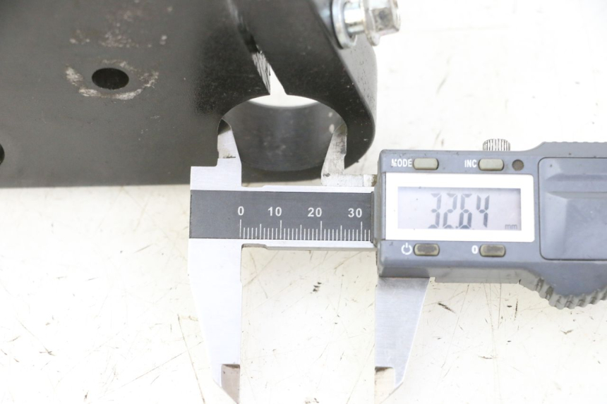 photo de UPPER FORK YOKE APOLLO RFZ 125