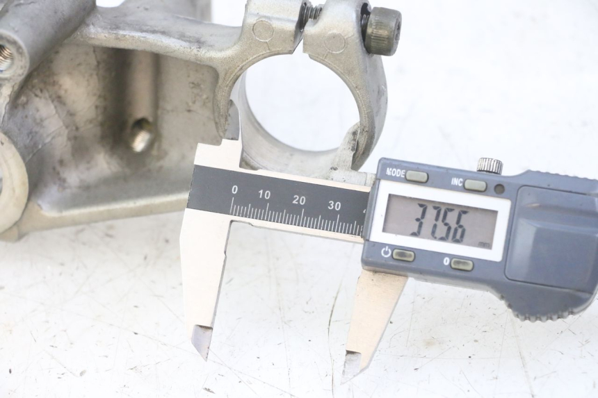 photo de UPPER FORK YOKE YAMAHA TDR DELTABOX 125 (1993 - 2003)