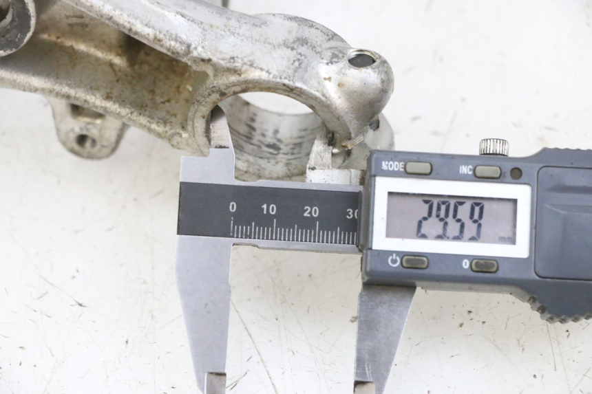 photo de UPPER FORK YOKE YAMAHA TTR 125 (2000 - 2020) - Zoom on usage condition