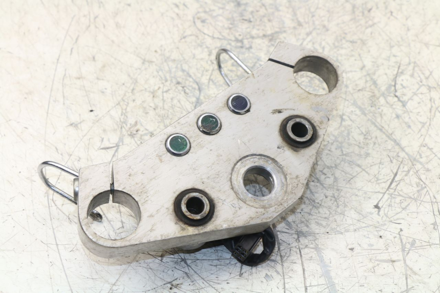 photo de UPPER FORK YOKE DAELIM VT 125 (1998 - 2003)