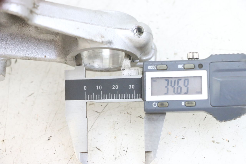 photo de UPPER FORK YOKE HONDA XLV VARADERO 125 (2000 - 2006)