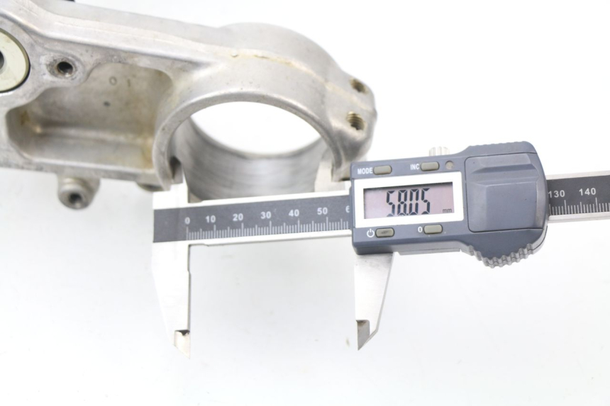 photo de UPPER FORK YOKE YAMAHA YZ 125 (1998 - 2005) - Component detail