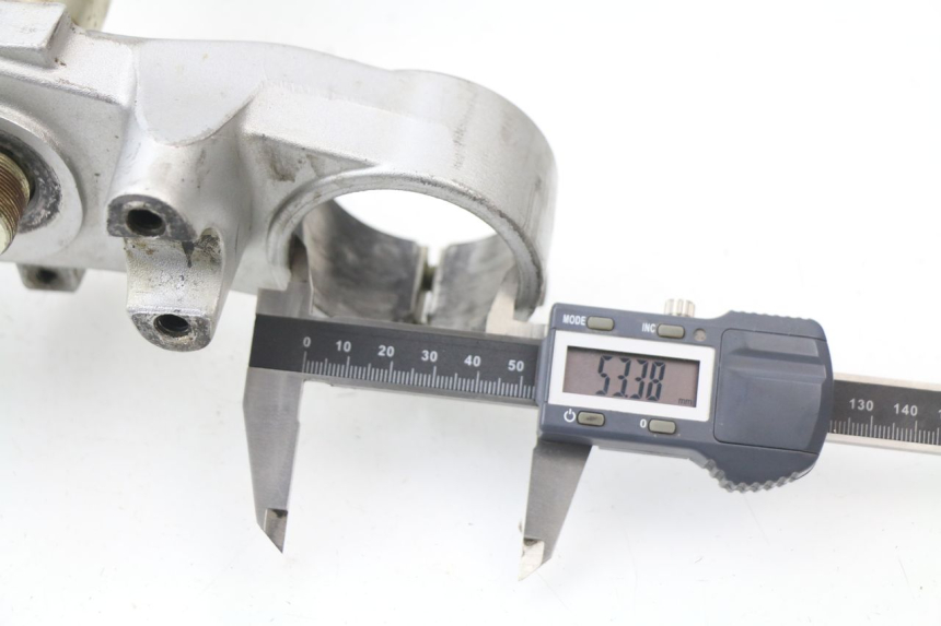 photo de UPPER FORK YOKE YAMAHA YZ 125 (1998 - 2005) - Zoom on usage condition