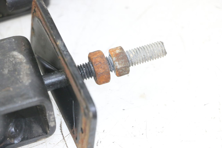 photo de CHAIN TENSIONER HONDA CBF 500 (2004 - 2007)