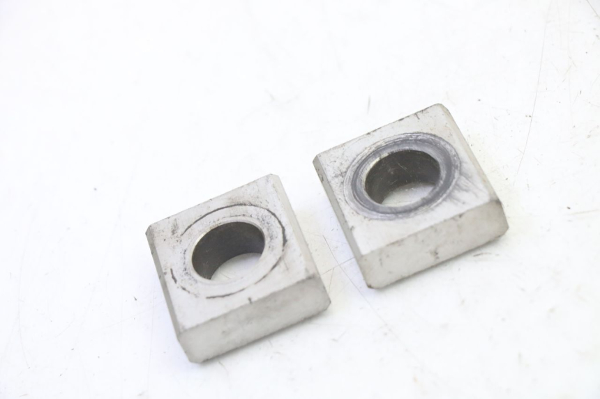 photo de CHAIN ADJUSTER HONDA CBR RR FIREBLADE 900 (1992 - 1994)