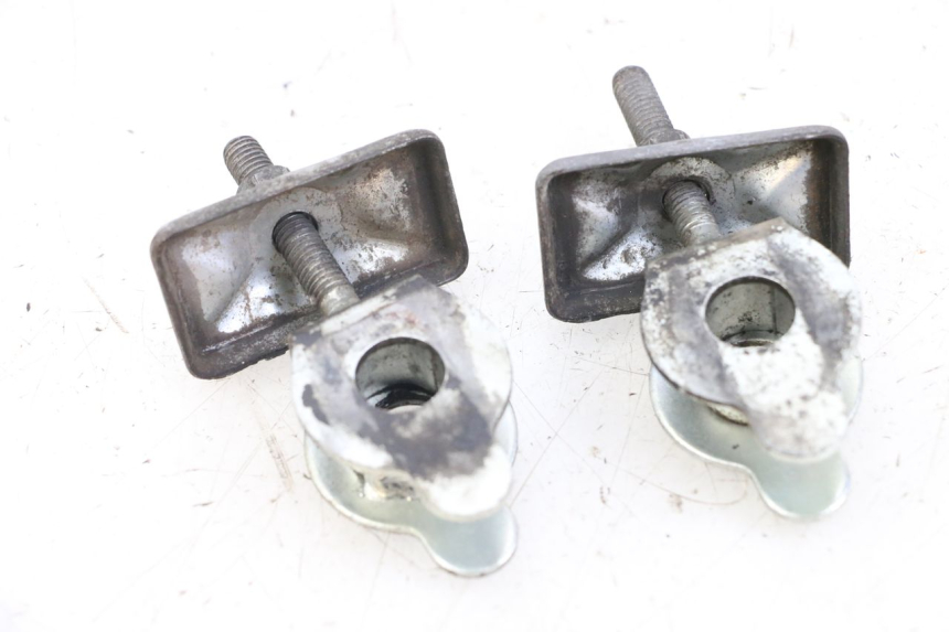 photo de CHAIN ADJUSTER SUZUKI GZ MARAUDER 125 (1998 - 2004)