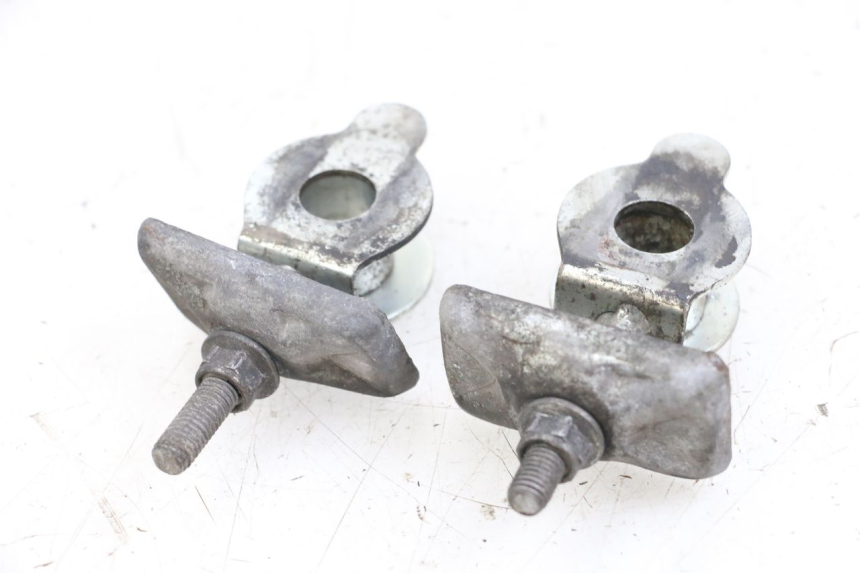 photo de CHAIN ADJUSTER SUZUKI GZ MARAUDER 125 (1998 - 2004)