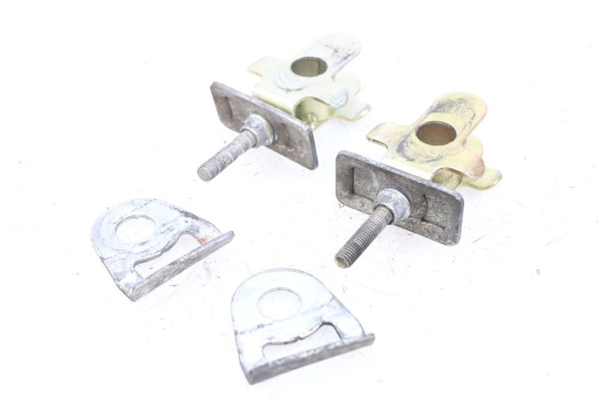 photo de CHAIN ADJUSTER HYOSUNG GTR 125 (2006 - 2008)