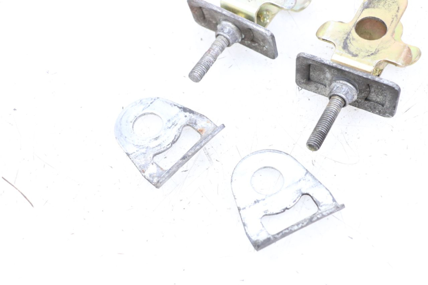 photo de CHAIN ADJUSTER HYOSUNG GTR 125 (2006 - 2008)