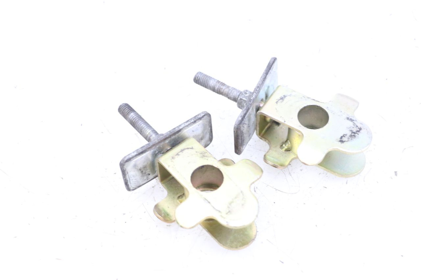 photo de CHAIN ADJUSTER HYOSUNG GTR 125 (2006 - 2008)