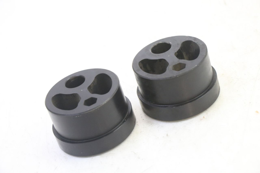 photo de CHAIN ADJUSTER TRIUMPH SPRINT 900 (1995 - 1998)