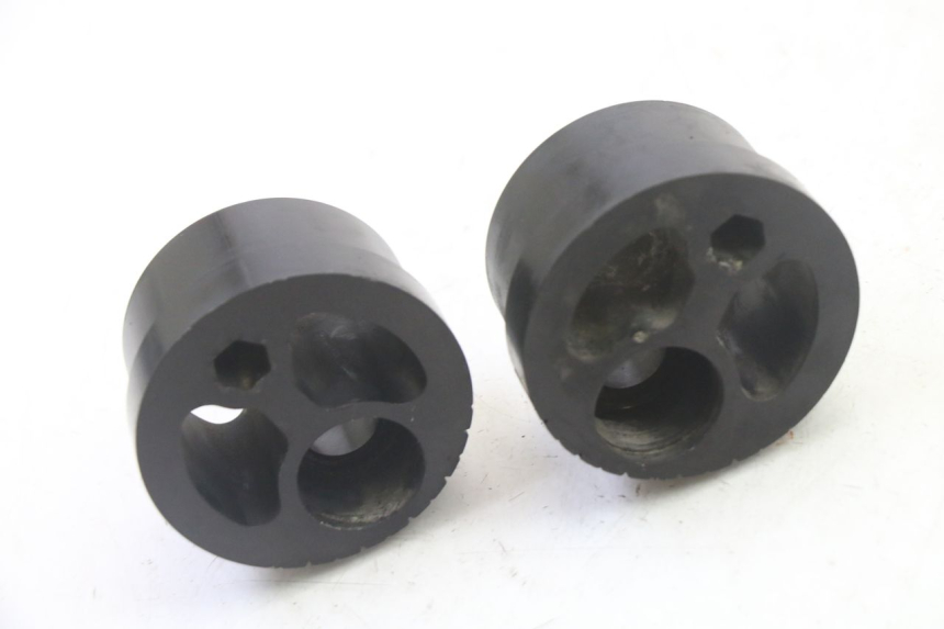 photo de CHAIN ADJUSTER TRIUMPH SPRINT 900 (1995 - 1998)