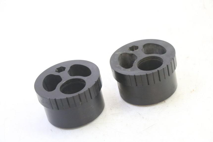 photo de CHAIN ADJUSTER TRIUMPH SPRINT 900 (1995 - 1998)