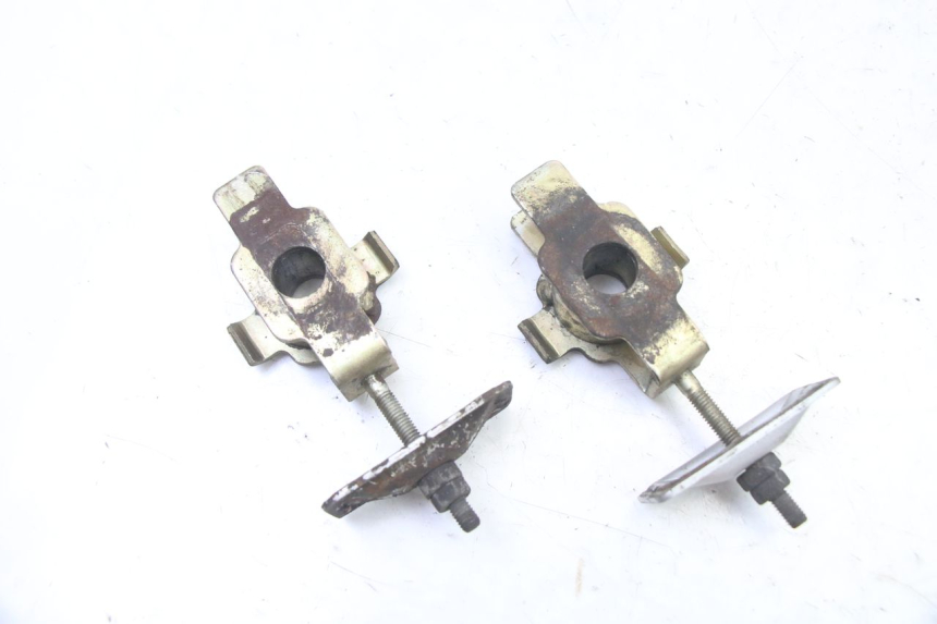 photo de CHAIN ADJUSTER HONDA XLV VARADERO 125 (2000 - 2006)