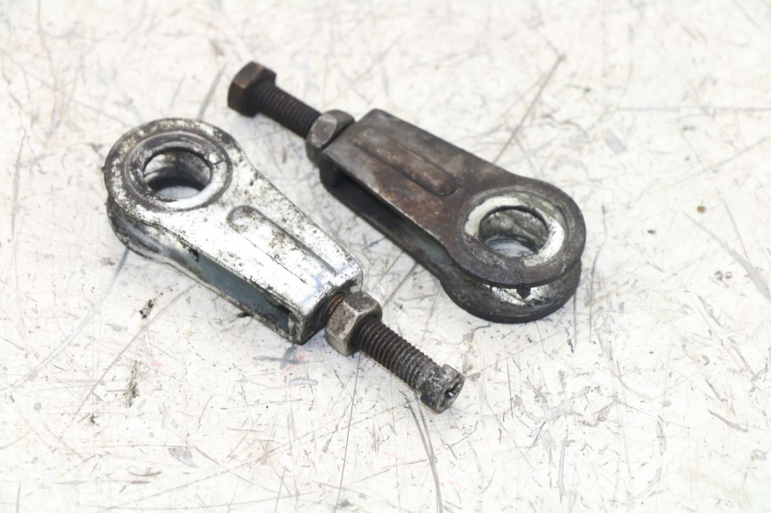 photo de CHAIN ADJUSTER YAMAHA YBR 125 (2004 - 2006)
