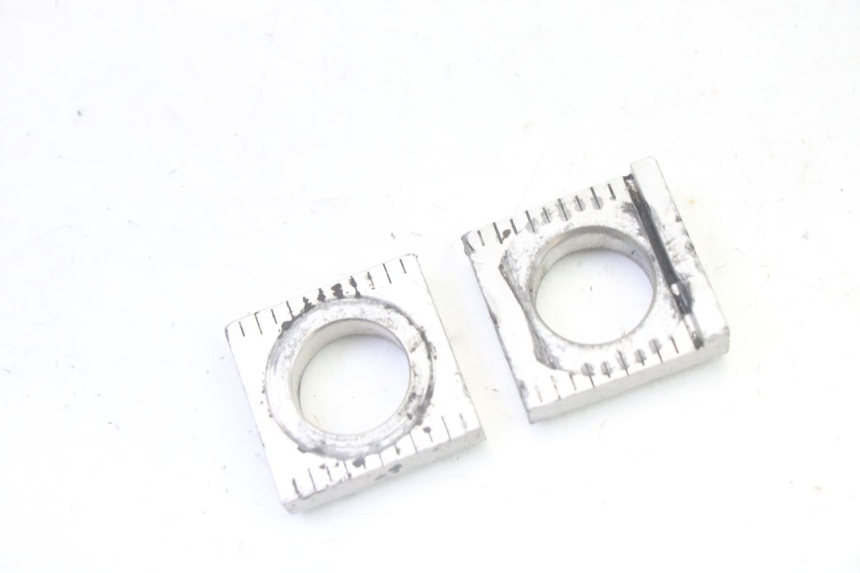 photo de CHAIN ADJUSTER YAMAHA YZ 125 (1998 - 2005)