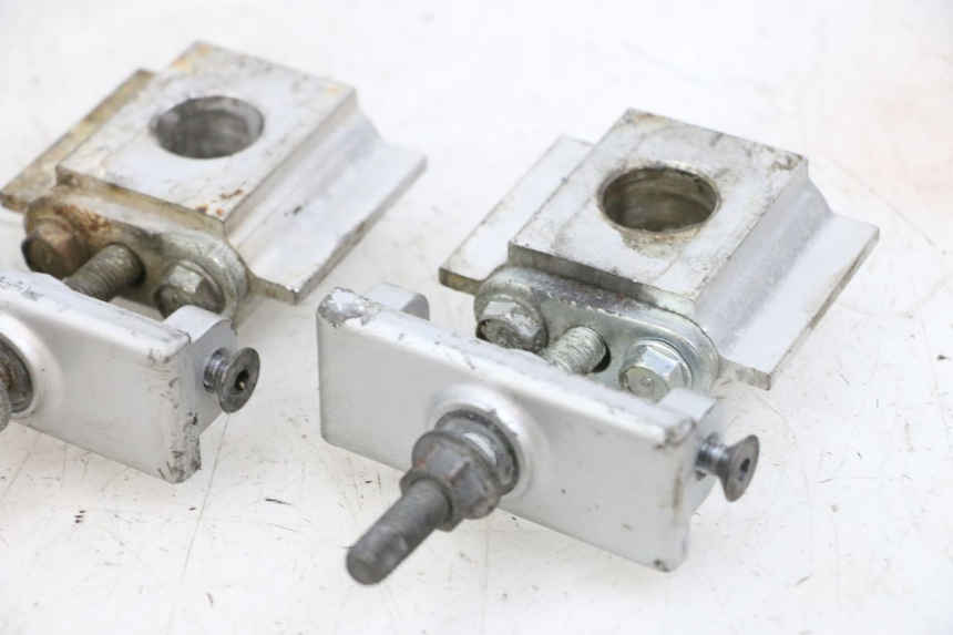 photo de CHAIN ADJUSTER KAWASAKI ZR 7 750 (1999 - 2001) - Component detail