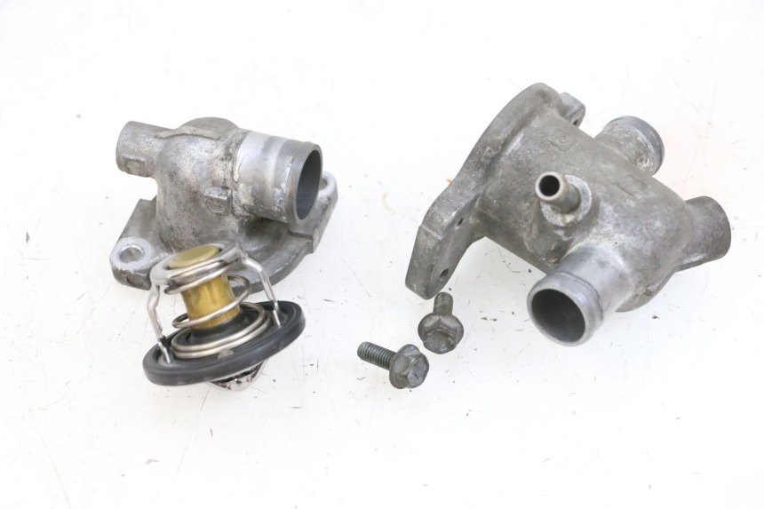 photo de THERMOSTAT SUZUKI DL V STROM 1000 (2002 - 2007) - Technical close-up