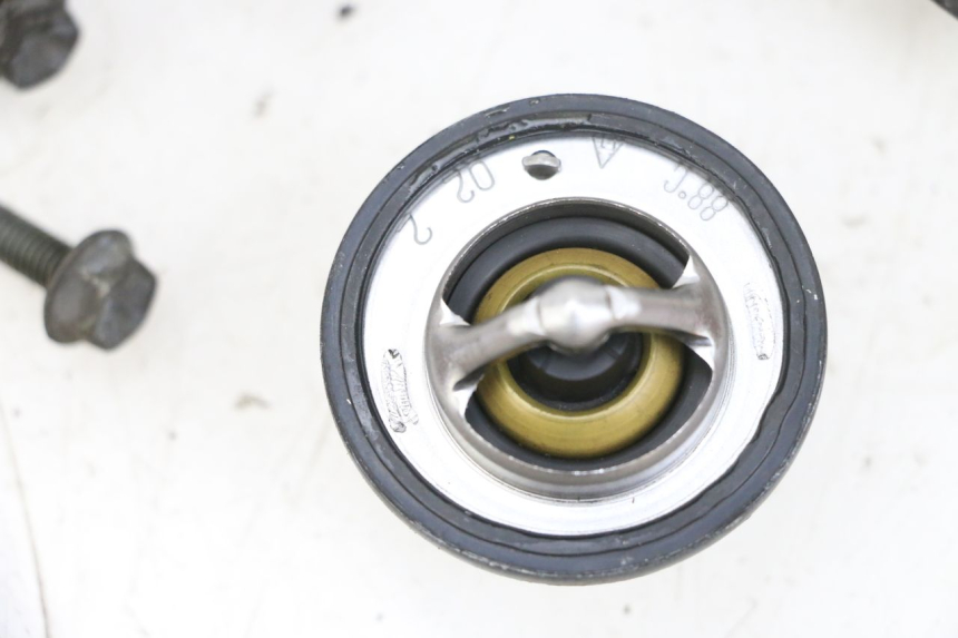 photo de THERMOSTAT SUZUKI DL V STROM 1000 (2002 - 2007) - Product overview