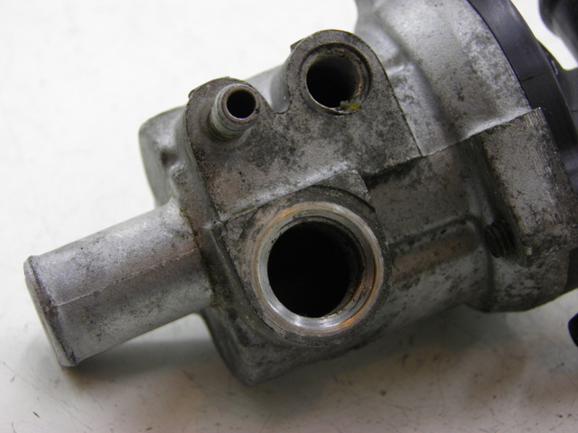 photo de THERMOSTAT YAMAHA FZS FAZER 600 (1998 - 2001) - Zoom on usage condition