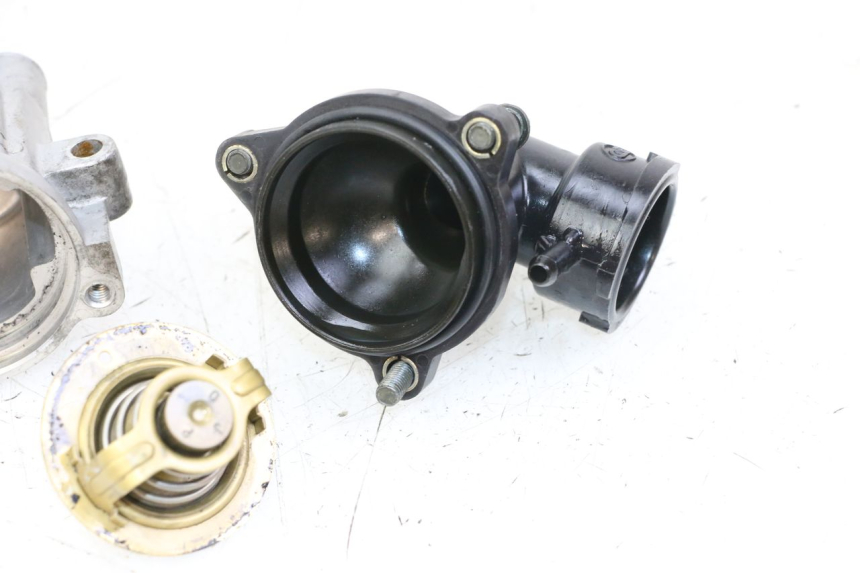 photo de THERMOSTAT YAMAHA FZS FAZER 600 (2001 - 2003)