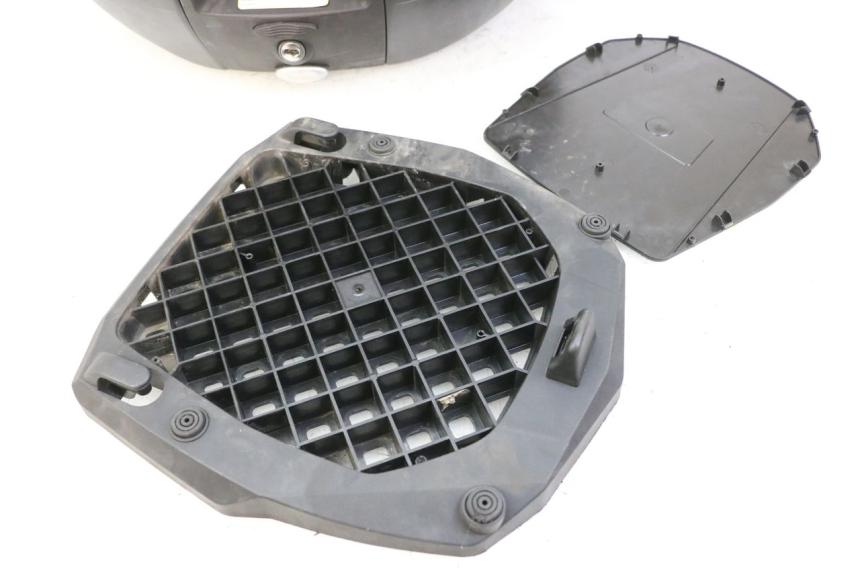 photo de TOP BOX HONDA FES S-WING SWING ABS 125 (2007 - 2015)