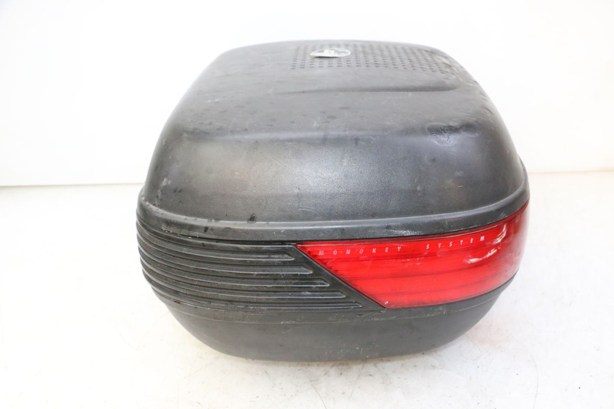 photo de TOP BOX PEUGEOT KISBEE 2T 50 (2010 - 2017)