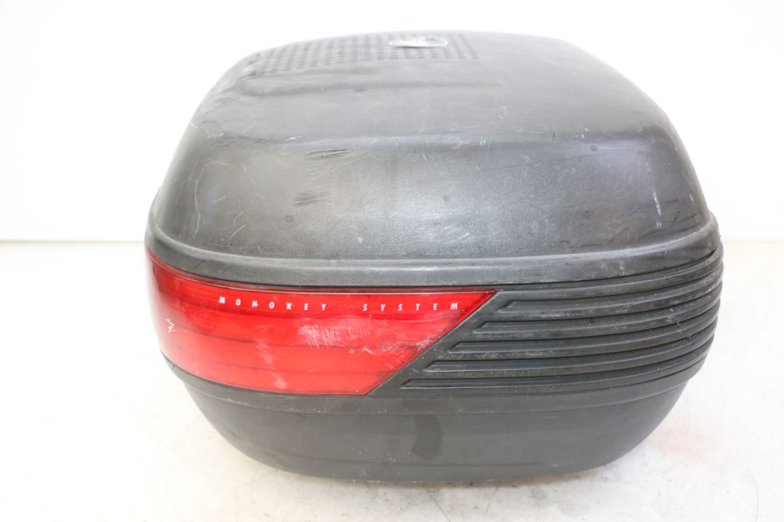 photo de TOP BOX PEUGEOT KISBEE 2T 50 (2010 - 2017)