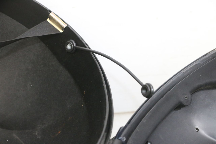 photo de TOP BOX PIAGGIO MP3 RL 250 (2006 - 2010) - Alternative perspective