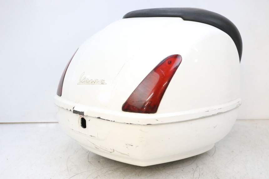 photo de TOP BOX PIAGGIO VESPA GTS SUPER IE 125 (2009 - 2016) - Alternative angle
