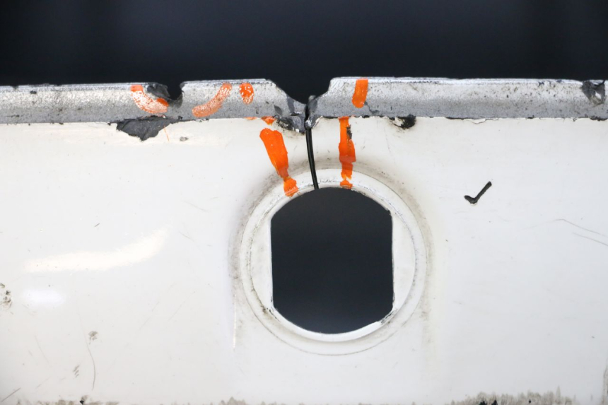 photo de TOP BOX PIAGGIO VESPA GTS SUPER IE 125 (2009 - 2016) - Fixing points details